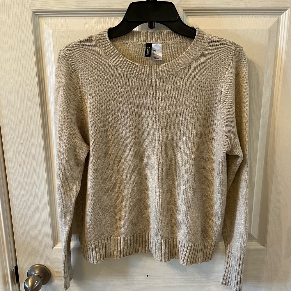 H&M Divided Brand Women’s Beige/Straw Sweater, size Medium